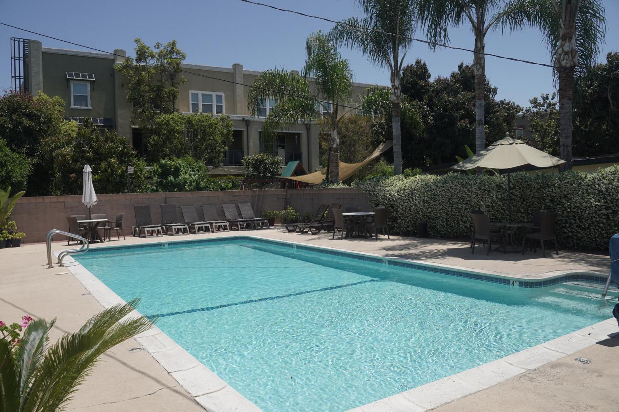 Harbor Inn & Suites Anaheim Buitenkant foto