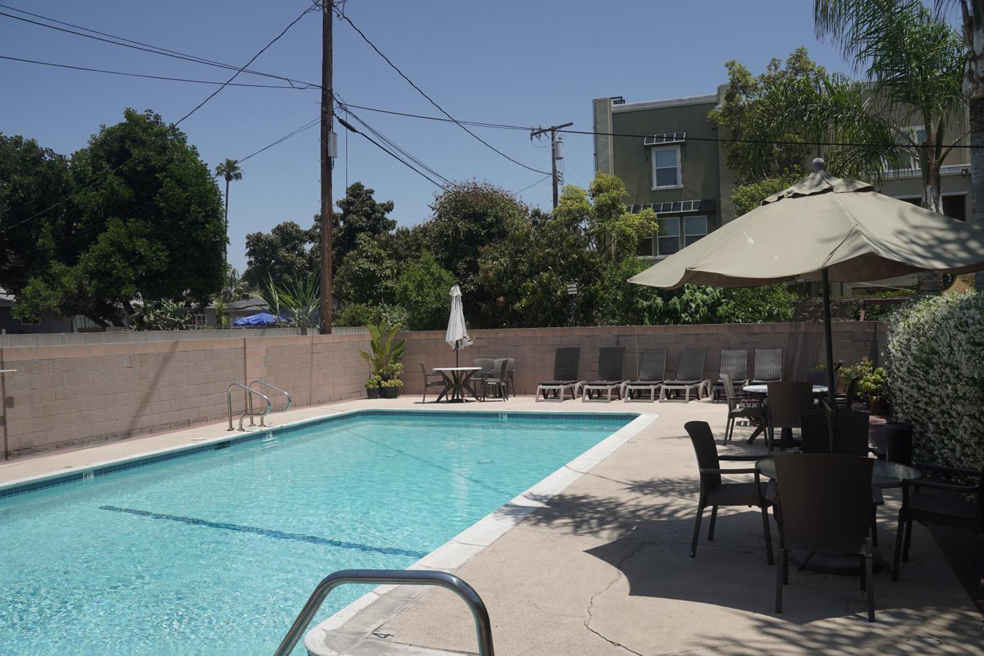 Harbor Inn & Suites Anaheim Buitenkant foto