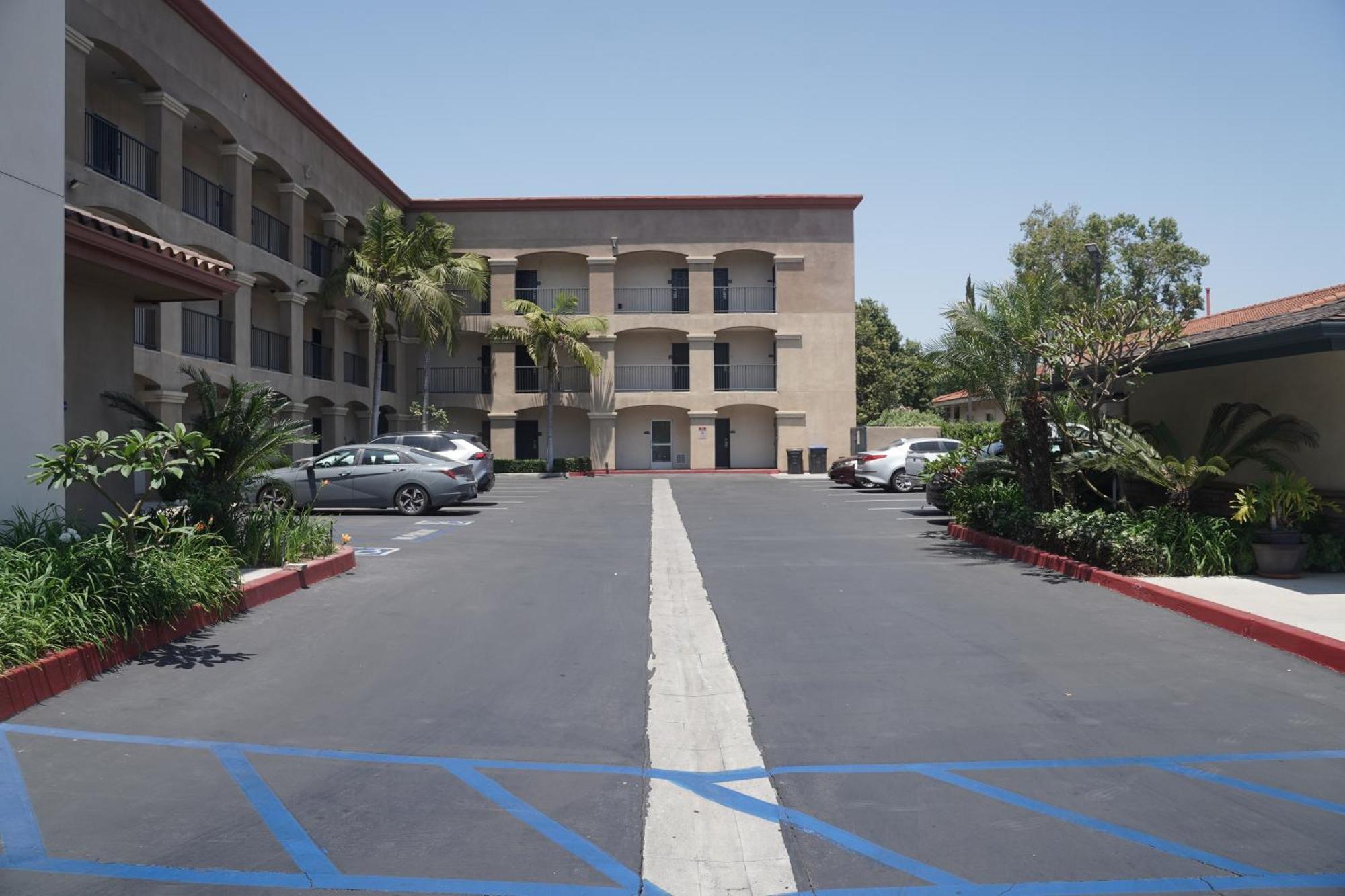 Harbor Inn & Suites Anaheim Buitenkant foto